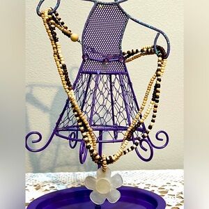 Wood beads with seashell flower pendant necklace